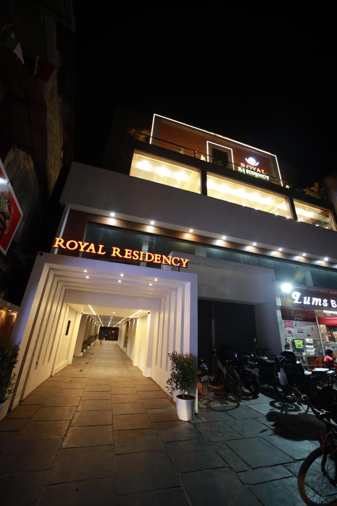Royal Residency Hotel Kannangad ภายนอก รูปภาพ