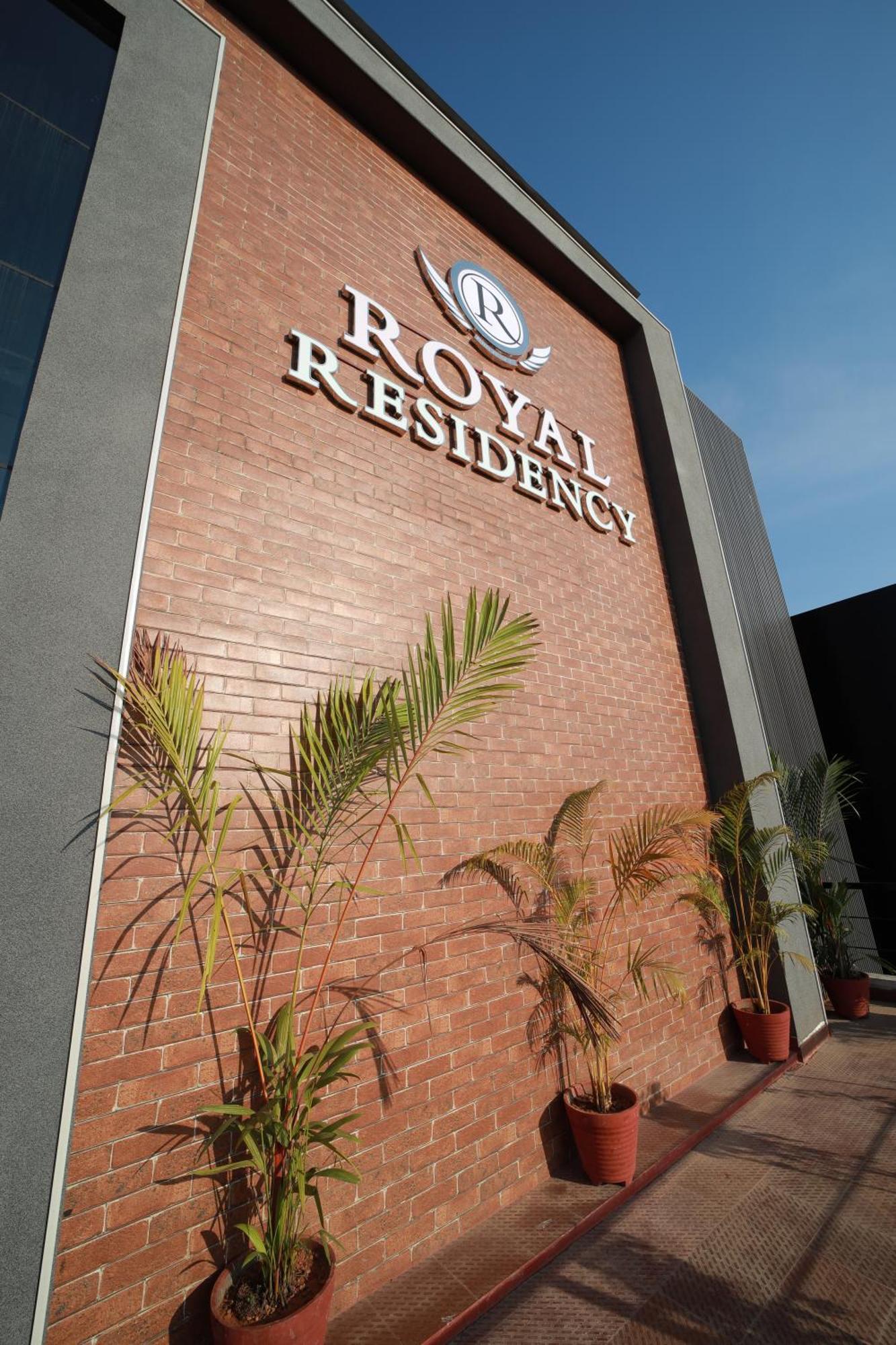 Royal Residency Hotel Kannangad ภายนอก รูปภาพ